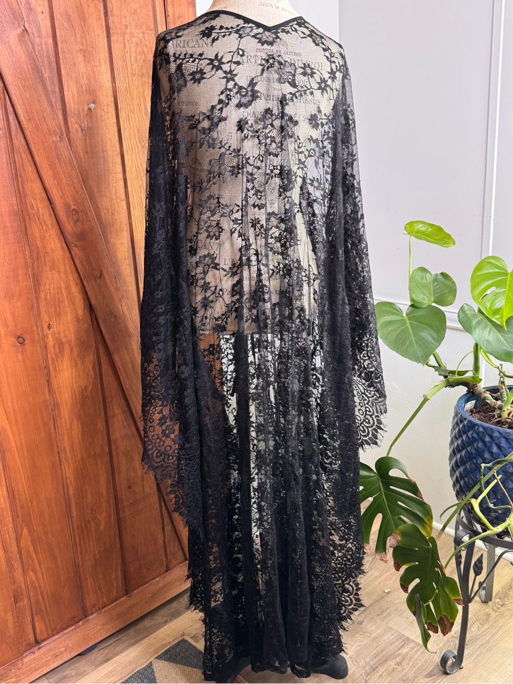 Long Lace Batwing See Through Robe - Picture 10 of 10